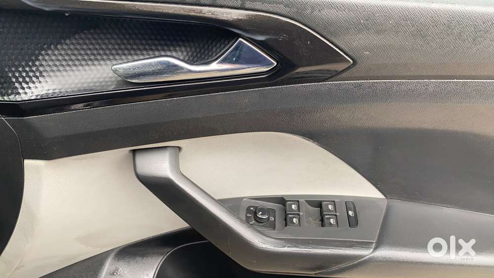 Skoda Kushaq 1.0 Tsi Style, 2023, Petrol