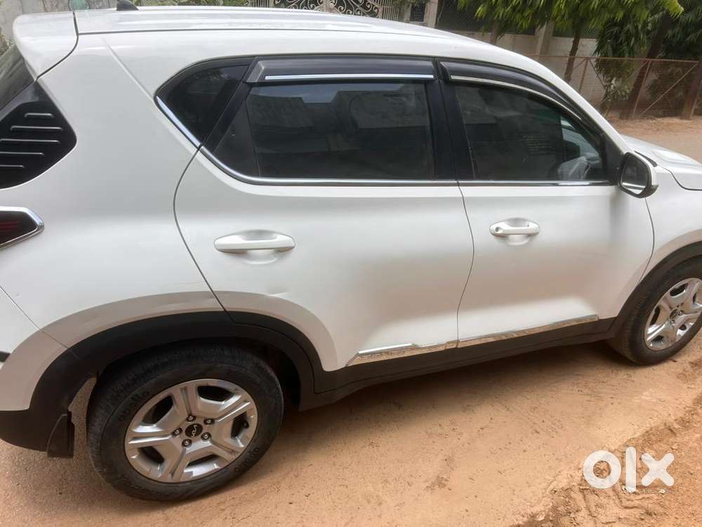 Kia Sonet 2023 Petrol Well Maintained