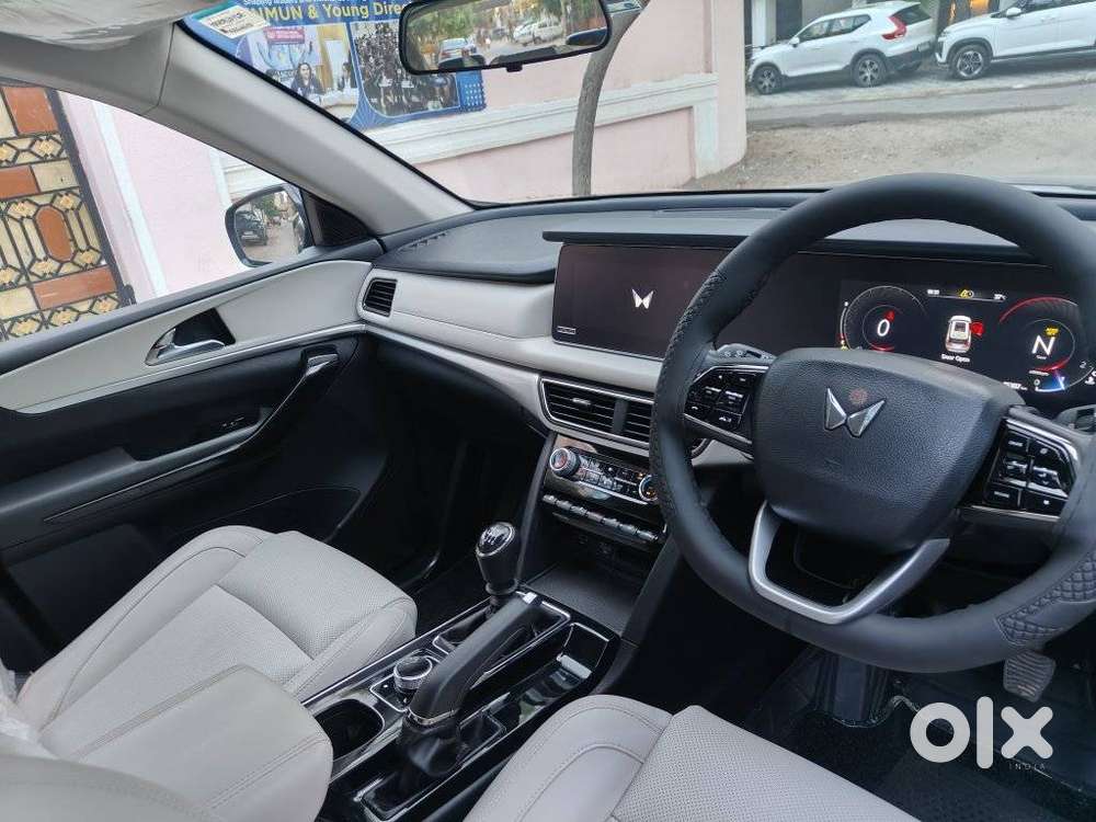 Mahindra Xuv700 2.2 Ax 7 Diesel Mt Str, 2024, Diesel