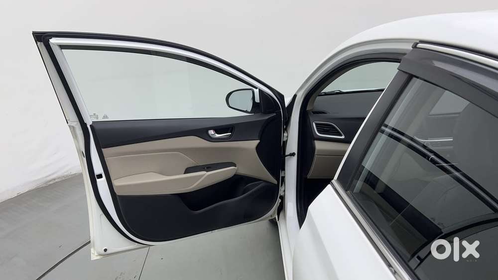 Hyundai Verna [2015-2017] Fluidic 4s 1.6 Crdi Sx (o) At, 2018, Petro..