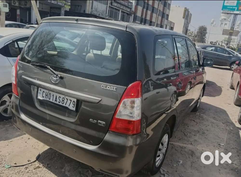 Toyota Innova 2013 Diesel 130000 Km Driven