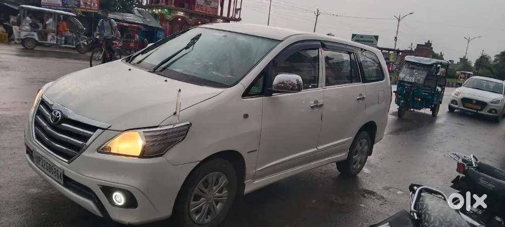 Hum Ek Innova Gadi Bech Rahe Hai