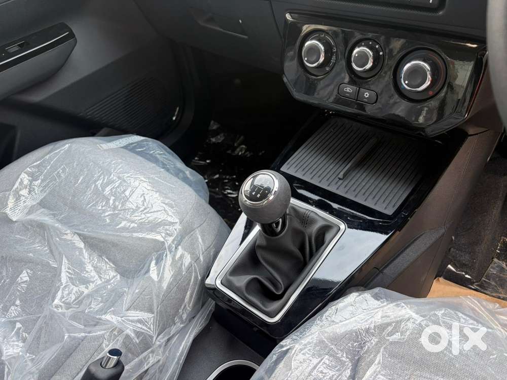 Tata Tiago 1.2 Petrol 2026