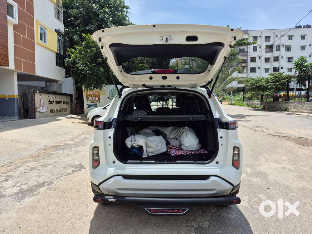 Maruti Suzuki Grand Vitara 1.5 Alpha Smart Hybrid Dual Tone, 2024, P..