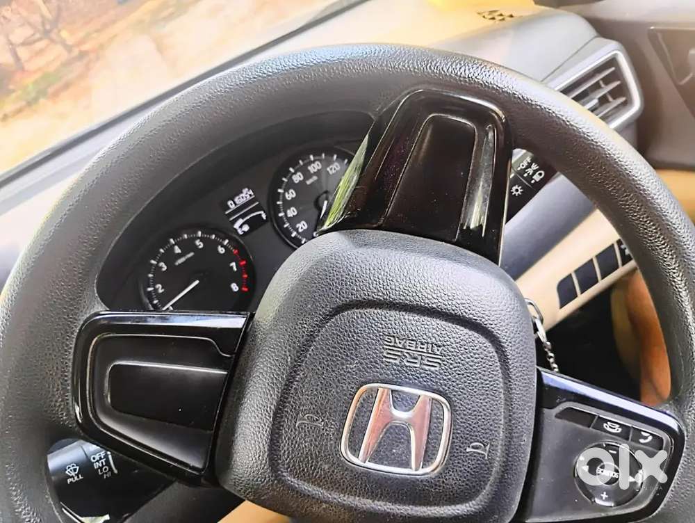 Car Chalane Wala Koi Nhi Hai. Isiliy Sell Kr Rahe Hai