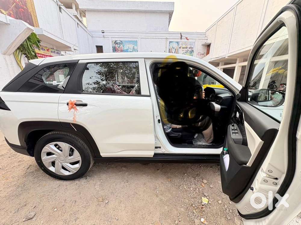 Maruti Suzuki Victoris 2025 Petrol 10000 Km Driven