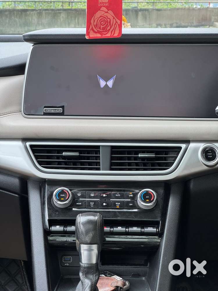 Mahindra Xuv700 2.2 Ax 7 Diesel At Luxury Pack Str Awd, 2022, Electr..