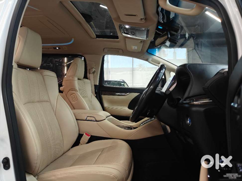 Toyota Vellfire Vip – Executive Lounge, 2023, Petrol