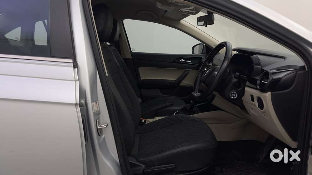 Skoda Slavia Ambition 1.0l Tsi At, 2022, Petrol