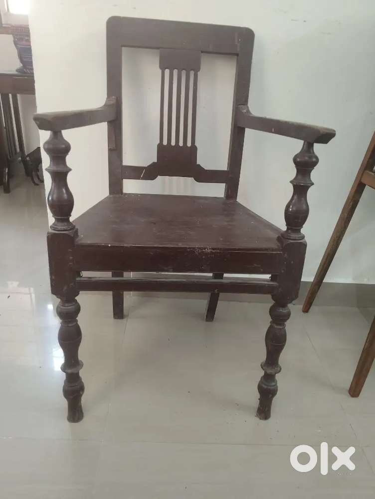 A beautiful rosewood old antique chair