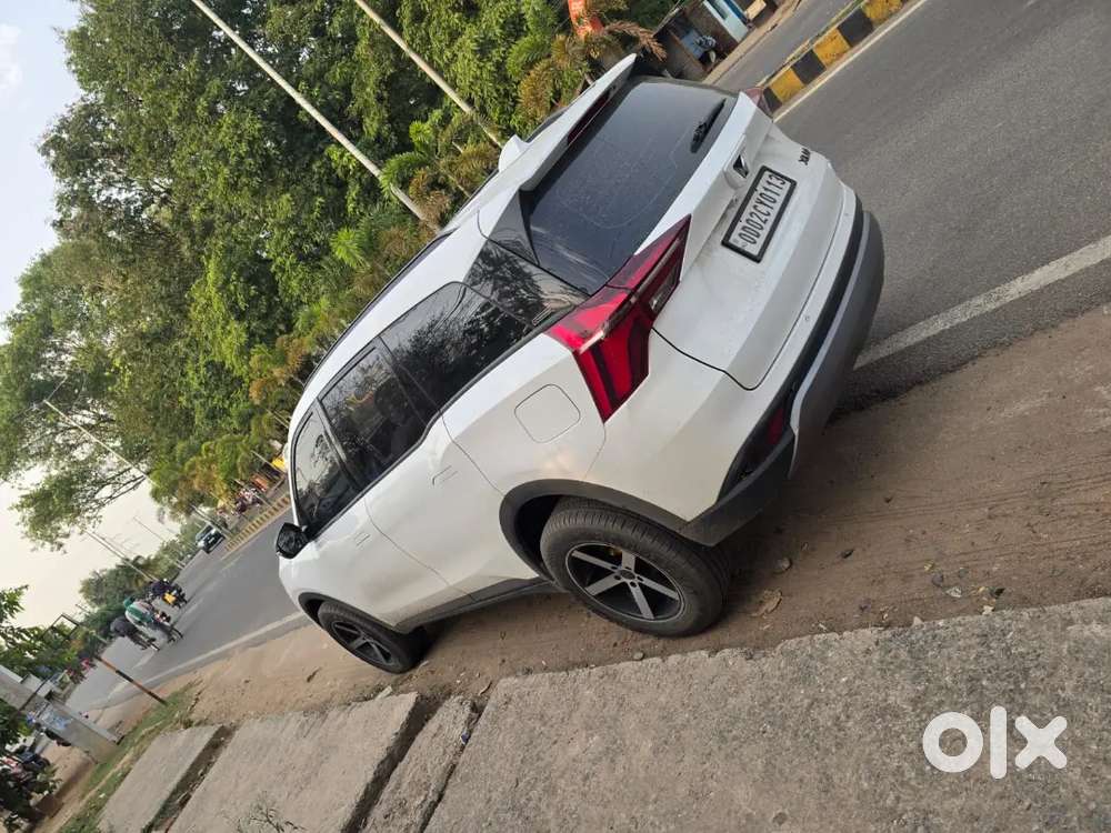 Mahindra Xuv700 2025 Diesel 16856 Km Driven