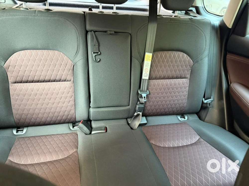 Maruti Suzuki Grand Vitara 2023 Petrol Well Maintained