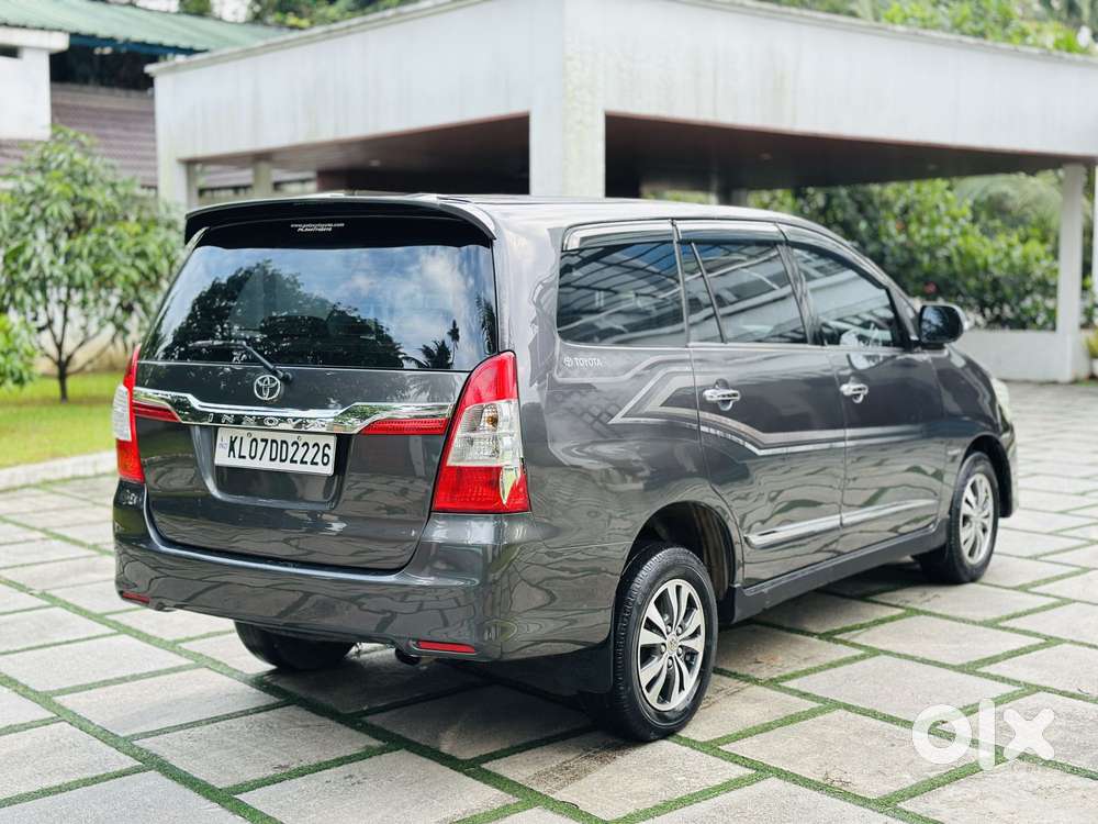 Toyota Innova 2.5 Z Diesel 7 Seater Bs Iv, 2015, Diesel