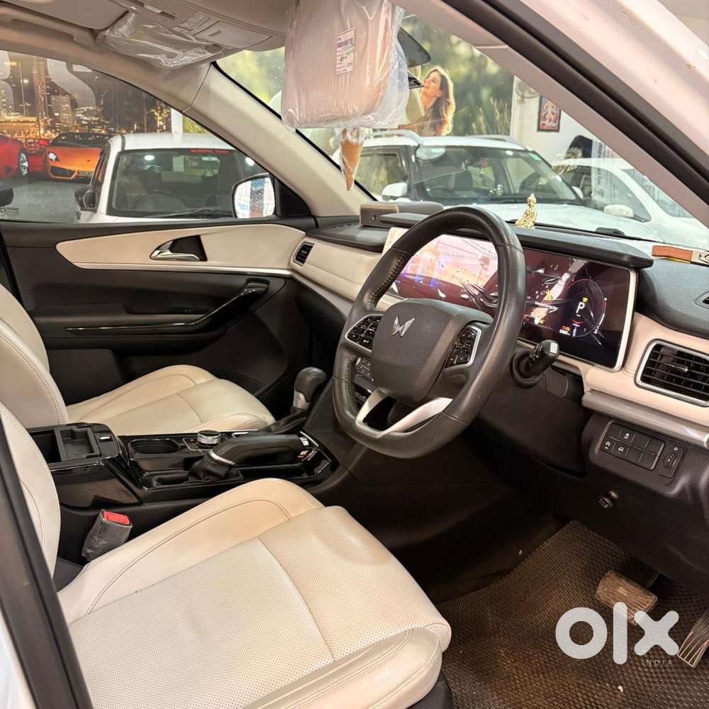 Mahindra Xuv700 2.2 Ax 7 Diesel At Str, 2024, Diesel