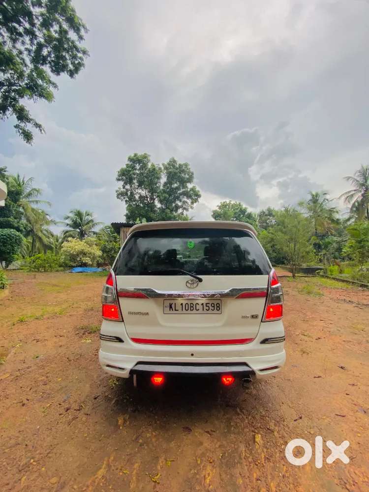 Toyota Innova 2012