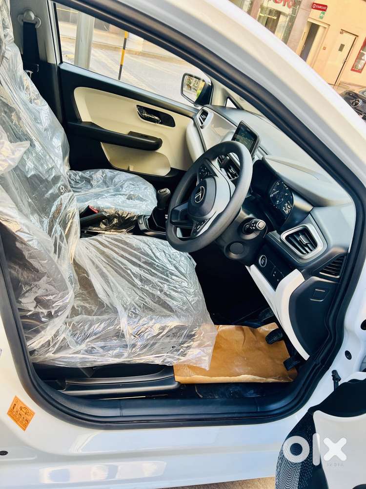 Tata Altroz 1.2 Xt, 2026, Petrol