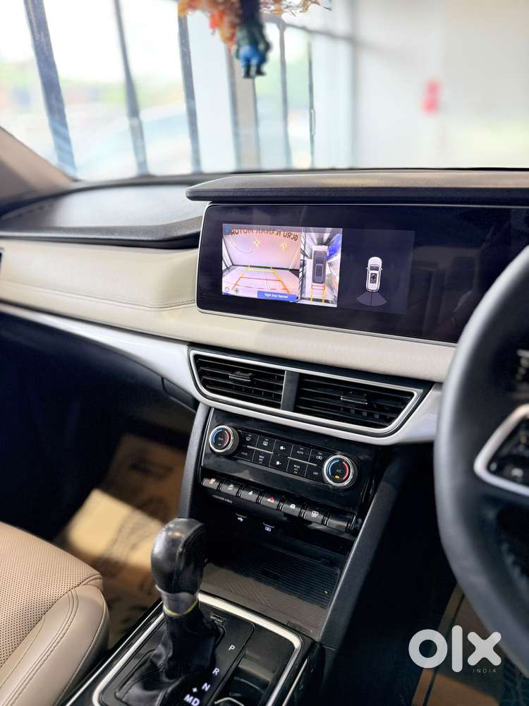 Mahindra Xuv700 2.0 Ax 7 Petrol At Luxury Pack Str, 2021, Petrol