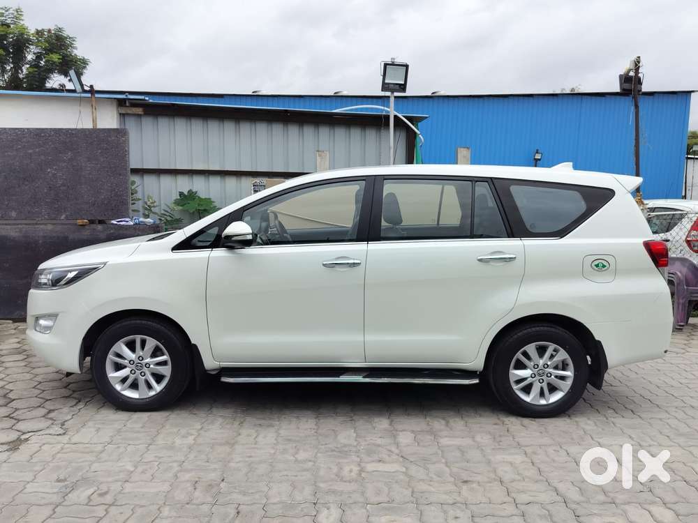 Toyota Innova Crysta 2.4 V 8 Str, 2017, Diesel