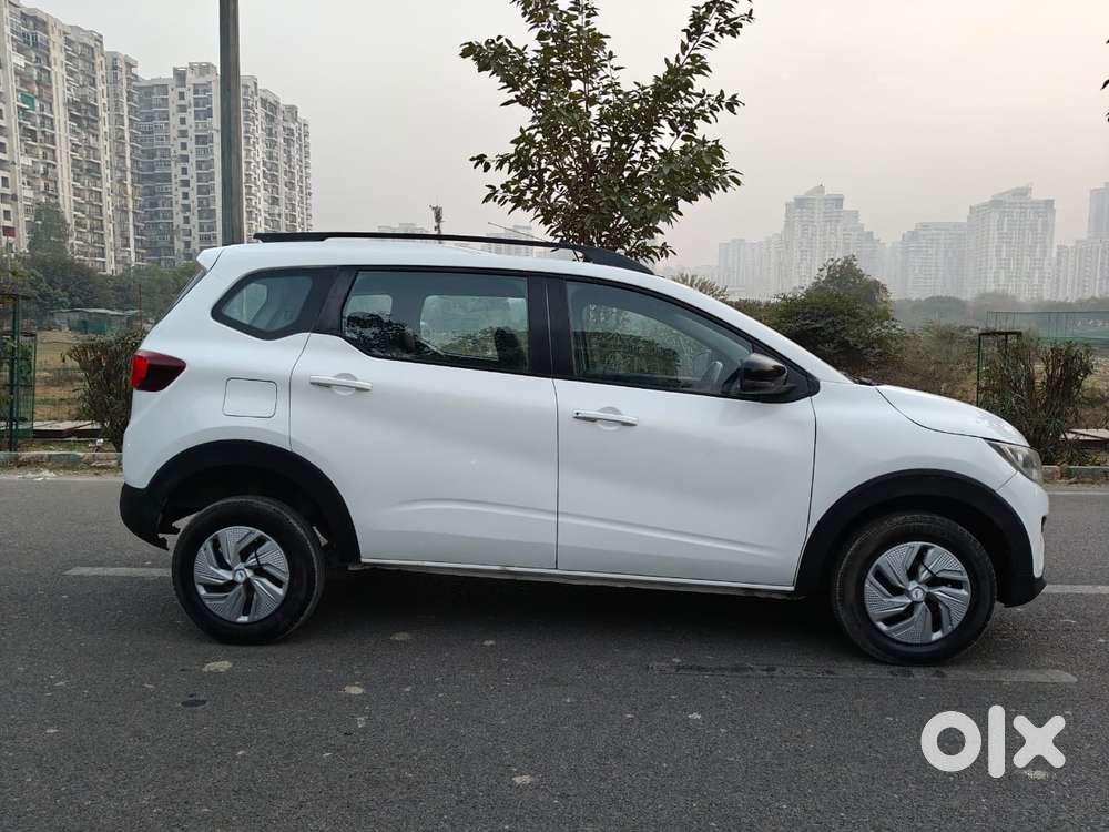 Renault Triber Rxt, 2023, Petrol