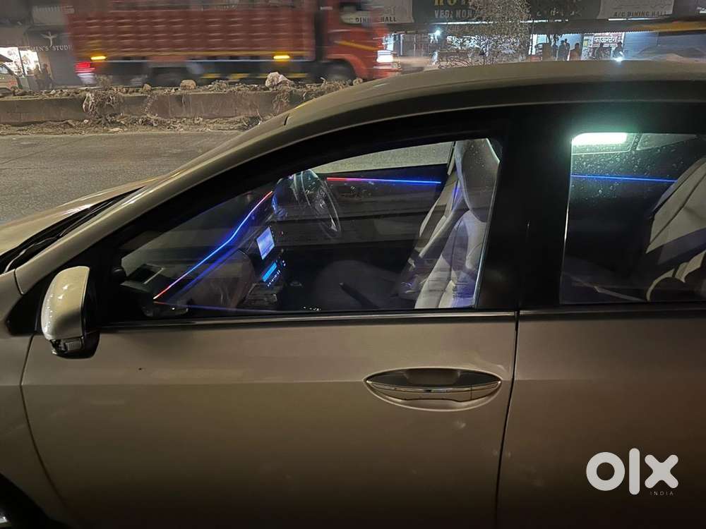 Toyota Corolla Altis 2016