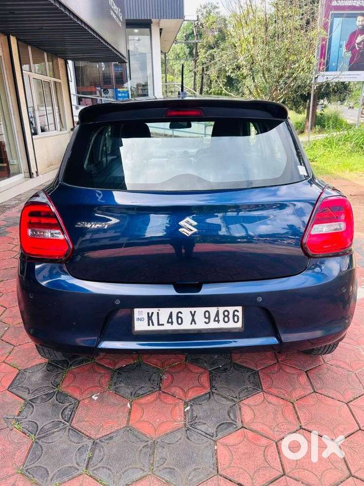Maruti Suzuki Swift Vxi + Manual, 2022, Petrol