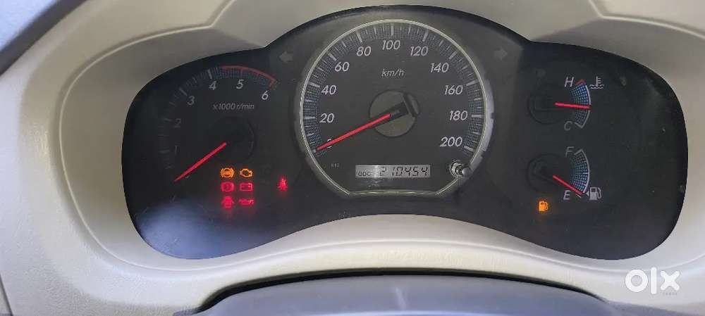 Toyota Innova 2.5 V 2013 Ending 14 Registration