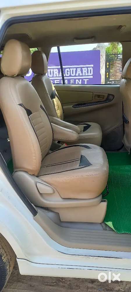 Toyota Innova 2.5 G 2012 (10)