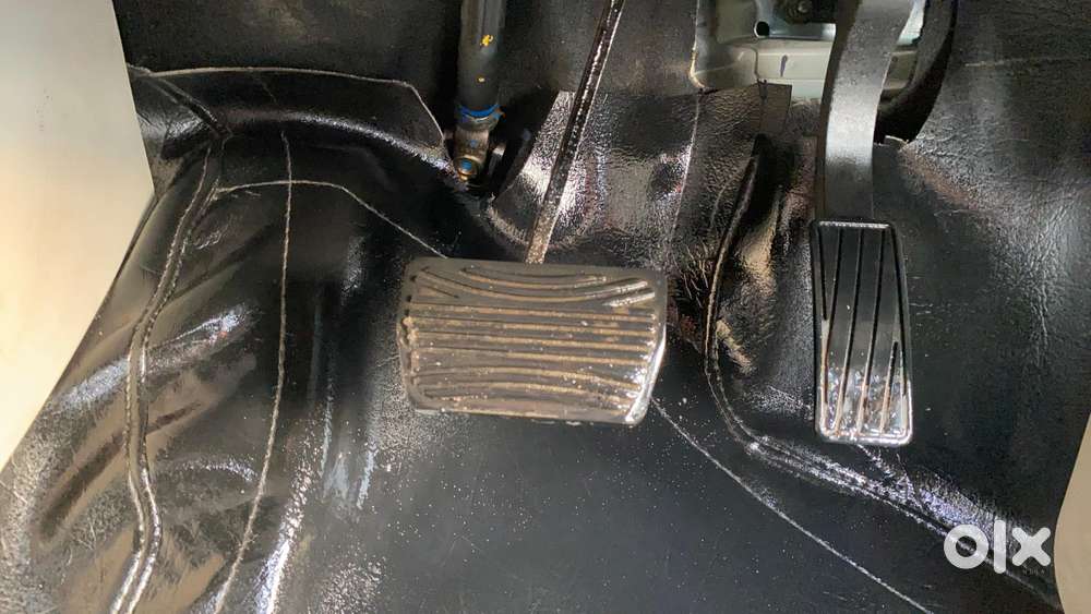 Mahindra Xuv300 1.2 W6 Amt Petrol, 2022, Petrol