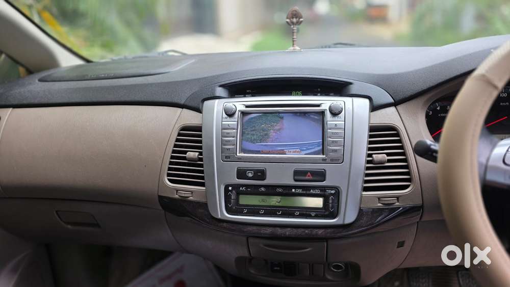 Toyota Innova 2.5 V 8 Str, 2015, Diesel