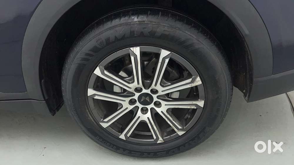 Mahindra Xuv700 2.0 Ax 7 Petrol At Luxury Pack Str, 2024, Petrol