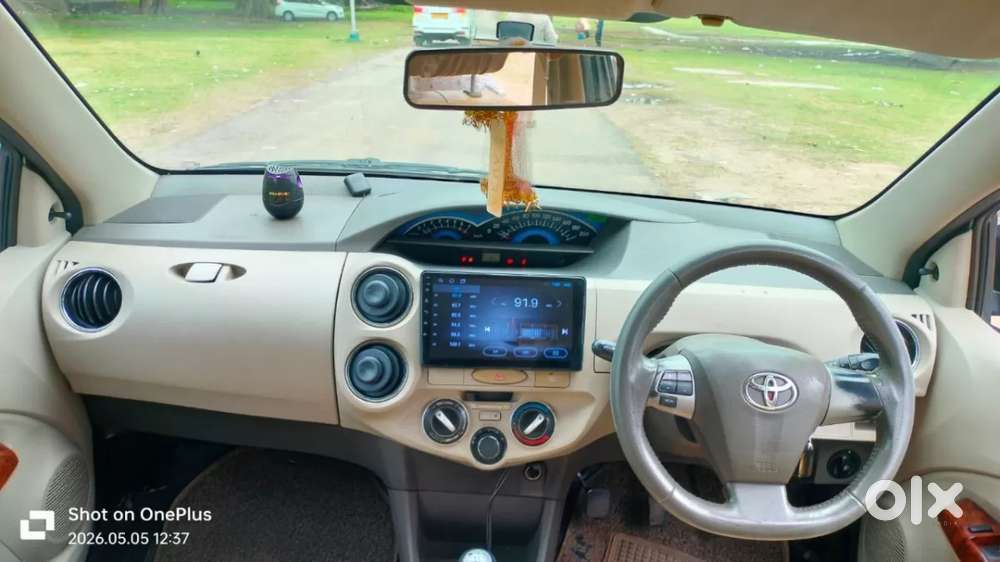 Toyota Etios 1.5 V, 2013, Petrol