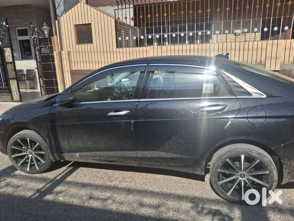 Hyundai Verna 2023 Petrol 70000 Km Driven