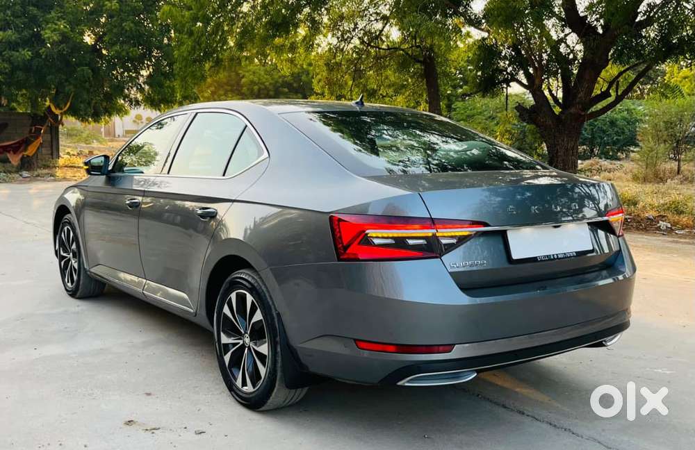 Skoda Superb 2.0 L&k Tsi At, 2023, Petrol