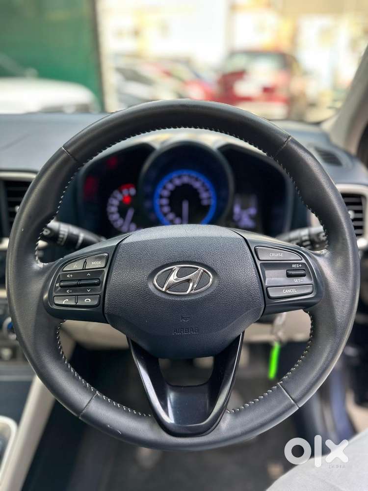 Hyundai Venue Sx Dual Tone, 2019, Petrol