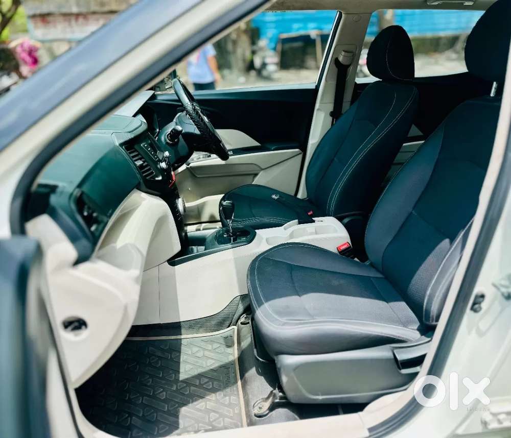 Mahindra Xuv300 1.2 W6 Amt Petrol, 2022, Petrol