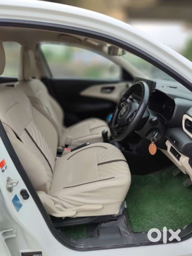 Maruti Suzuki Dzire 1.2 Vxi, 2025, Petrol