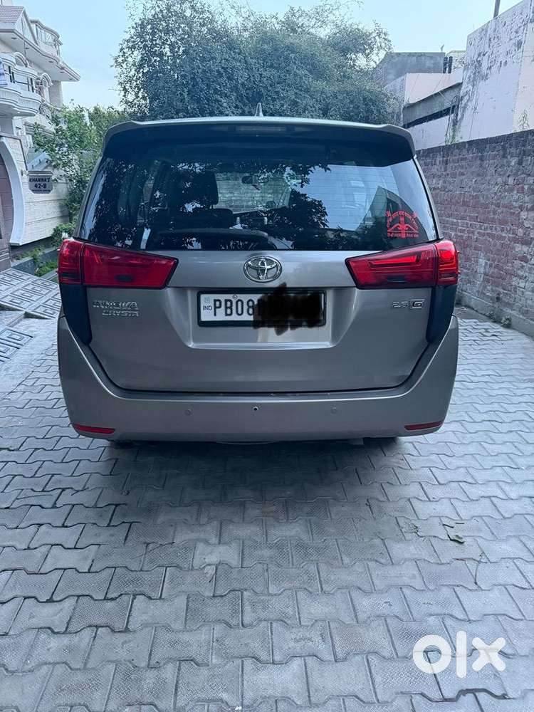 Toyota Innova Crysta 2017 Diesel Well Maintained