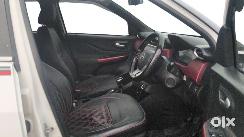 Nissan Magnite 1.0 Xv Red Edition, 2022, Petrol