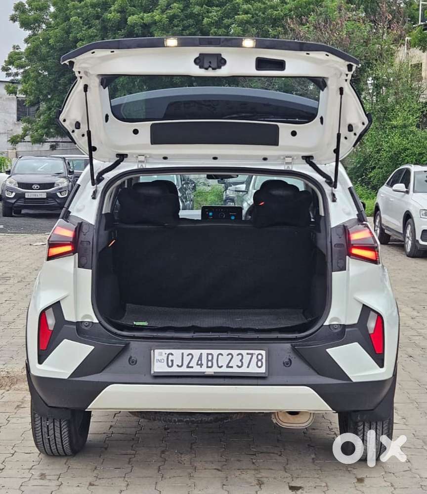 Tata Nexon Creative Plus S 1.2 Revotron Petrol 6 Amt Dt, 2025, Cng &..