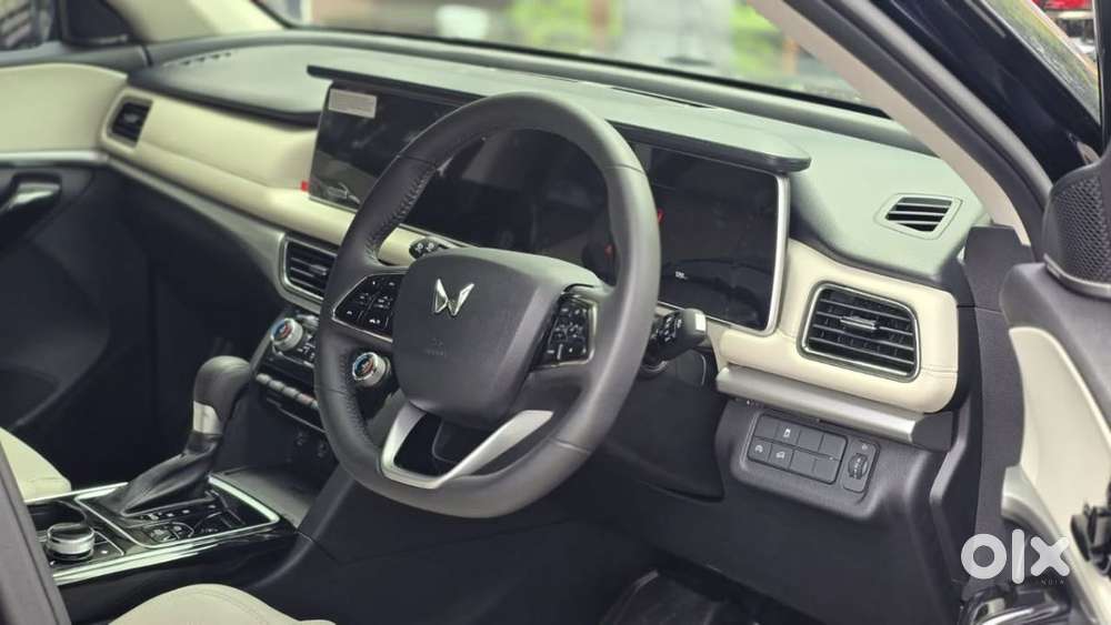 Mahindra Xuv700 2.2 Ax 7 Diesel At Str Awd, 2025, Diesel