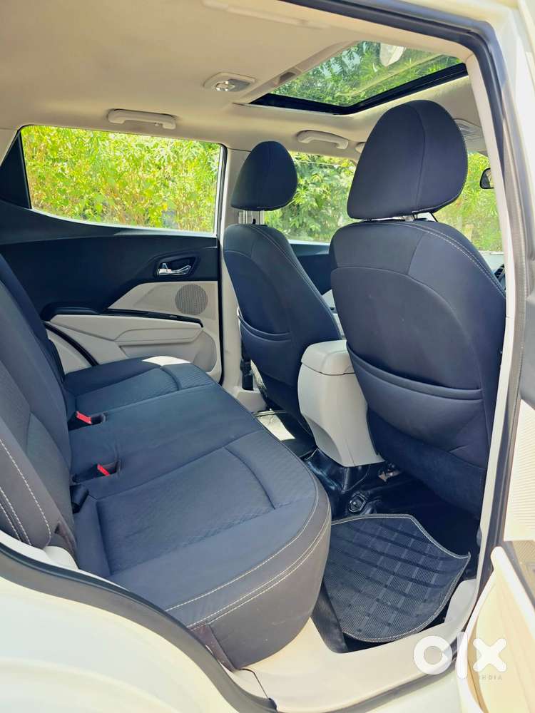 Mahindra Xuv300 W8 Diesel, 2022, Diesel