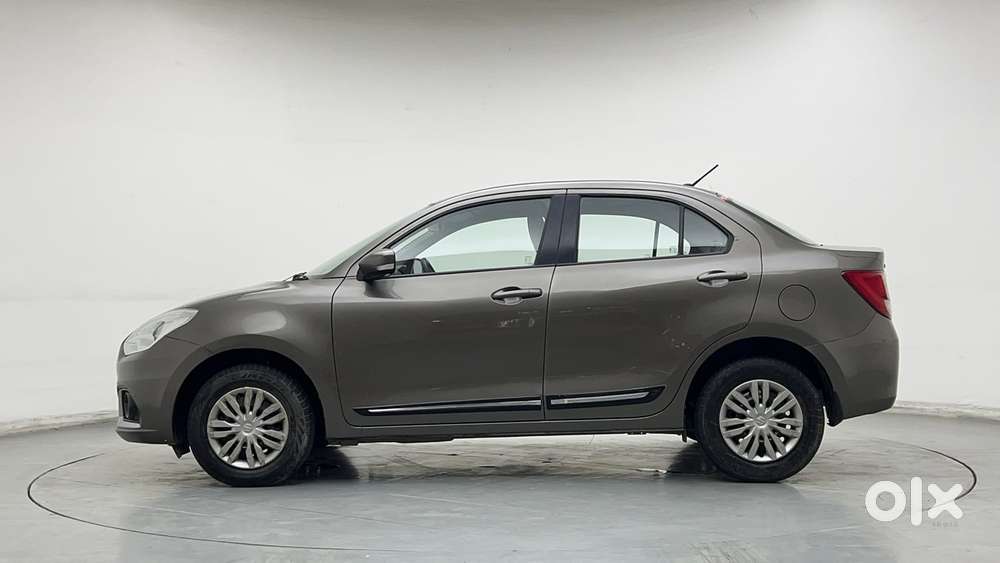 Maruti Suzuki Dzire Vxi Ags, 2022, Petrol