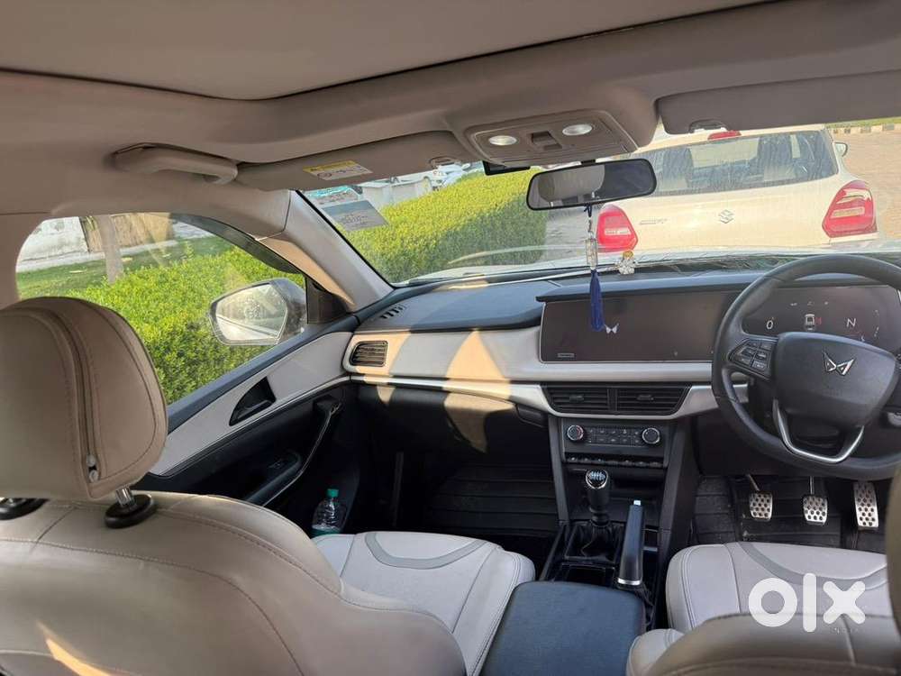 Mahindra Xuv700 2023 Diesel Well Maintained