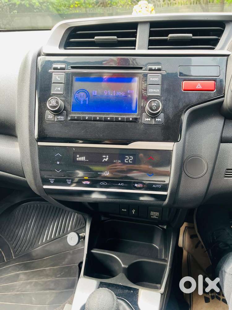 Honda Jazz 1.2 V I Vtec, 2015, Cng & Hybrids