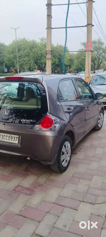 Honda Brio 2012 Model 1 Sal Bacha Hai Owner 2