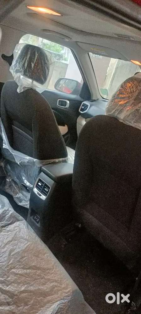 Hyundai Venue 1.2 Petrol 2022 9400 Kms 1st Owner