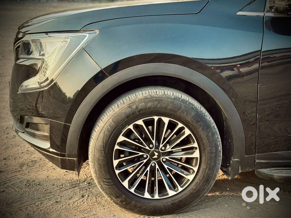 Mahindra Xuv700 2.0 Mx Petrol Mt 5 Str, 2024, Petrol