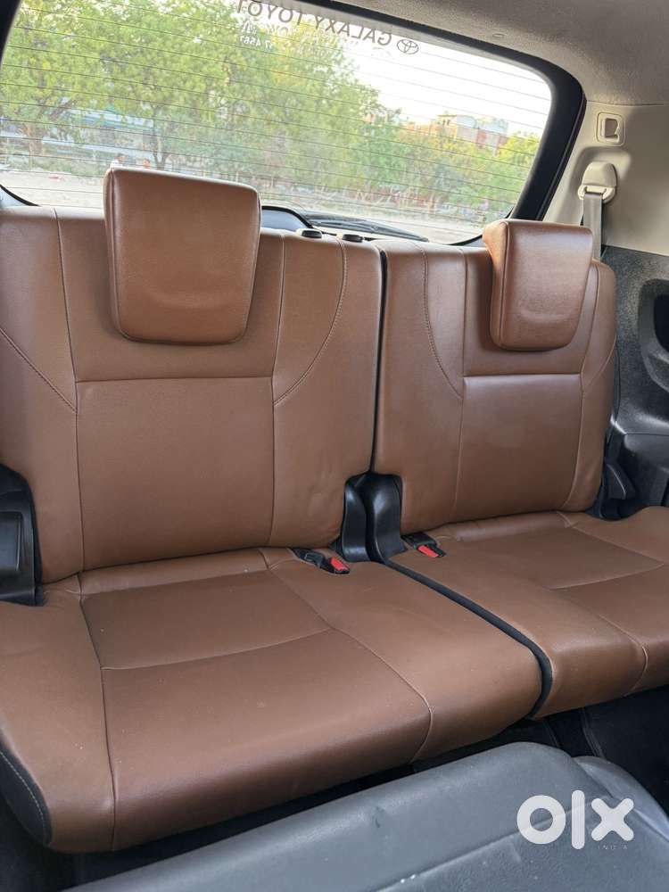 Toyota Innova Crysta 2.8 Zx At 7 Seater, 2016, Diesel