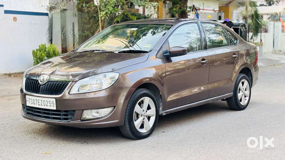 Skoda Rapid 2013-2016 1.5 Tdi At Ambition With Alloy Wheel, 2015, Di..