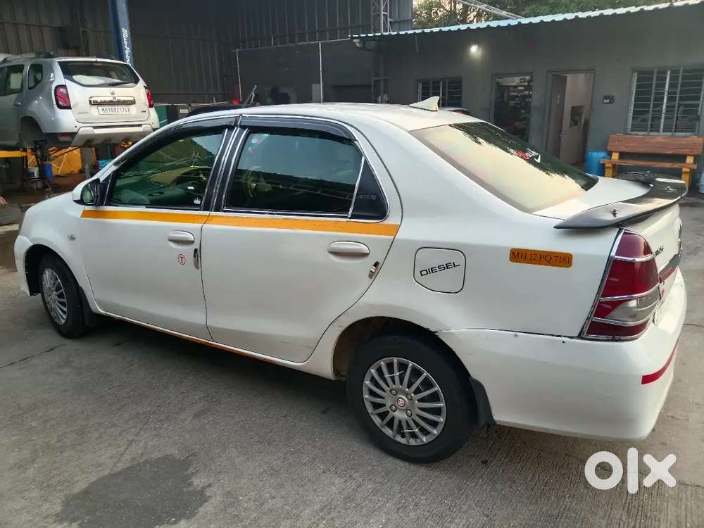 टोयटा ईटोस गाडी विकणे आहे  सुपर कुल ऐसी चारो सोकप पुढचे दोन मागचे दोन